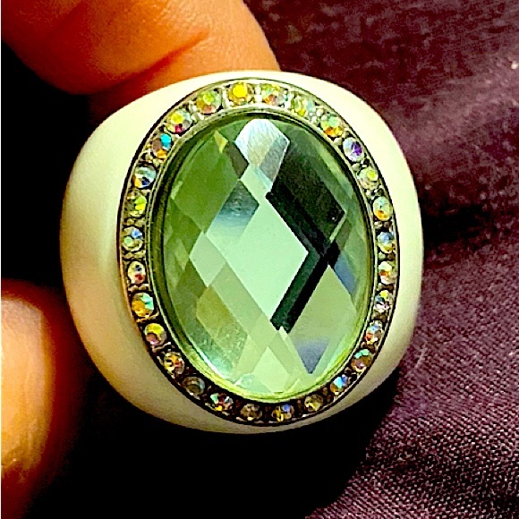 ❤️White RING.  CHUNKY DIAMOND 💎 - Picture 2 of 4